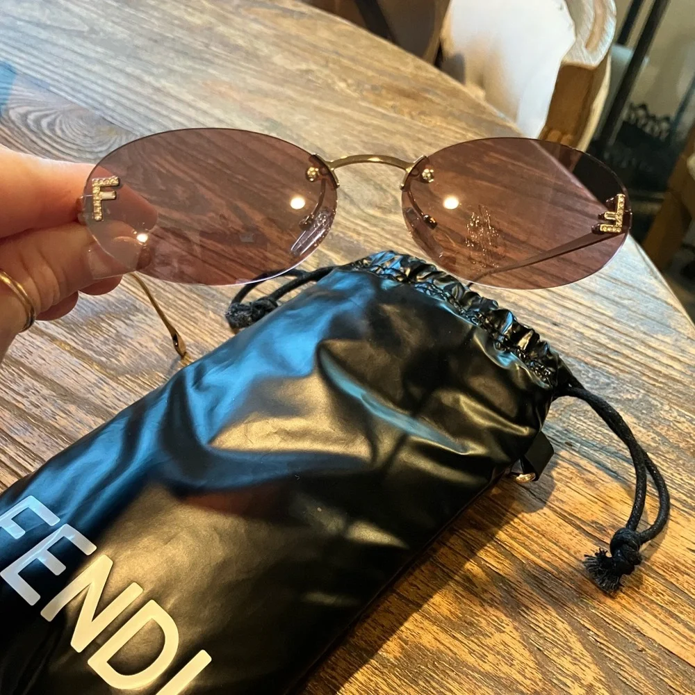 Authentic #Fendi !! color rose gold gradient 
FF Crystal Metal Oval Sunglasses - Picture 4 of 17